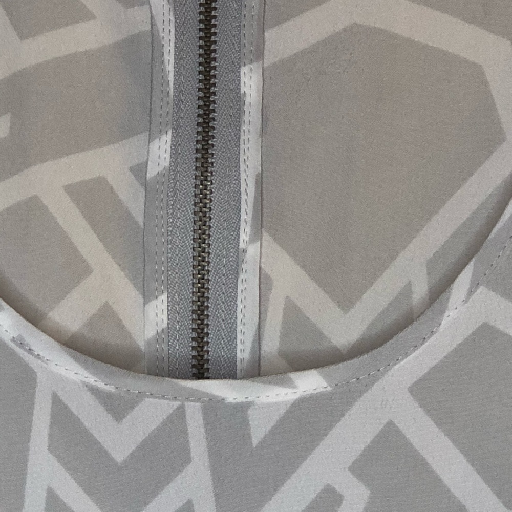 ARMANI EXCHANGE grey & white tank - Picture 3 of 5